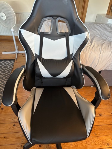 Multi function gaming chair